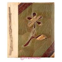 Album z liści palmy na zdjęcia na okładce motyw z motylem