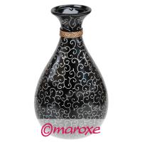 Duży czarny wazon  ceramiczny z oplotem szurem z rattanu na szyjce i srebrnym wzorem jakby winorośli
