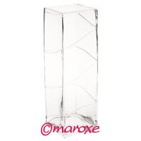 wazon z grubego szkła o przekroju kwadratowym