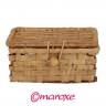 Małe prostokątne pudełko z bambusa w kolorze cienmnego miodu.